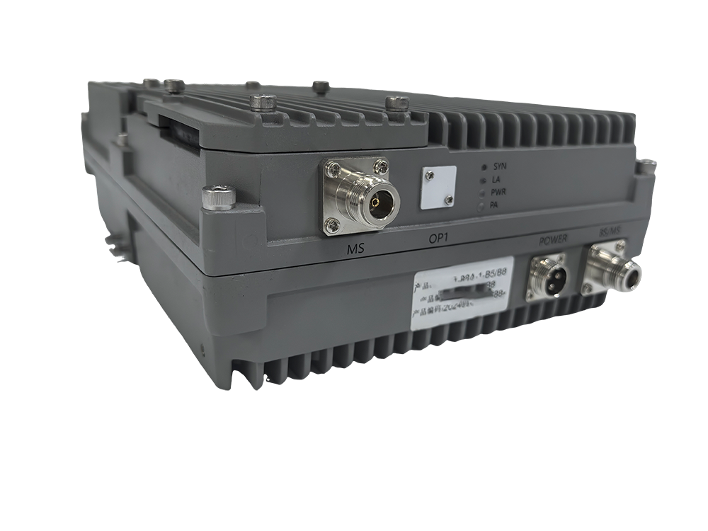  新青三频手机信号接收器2000㎡